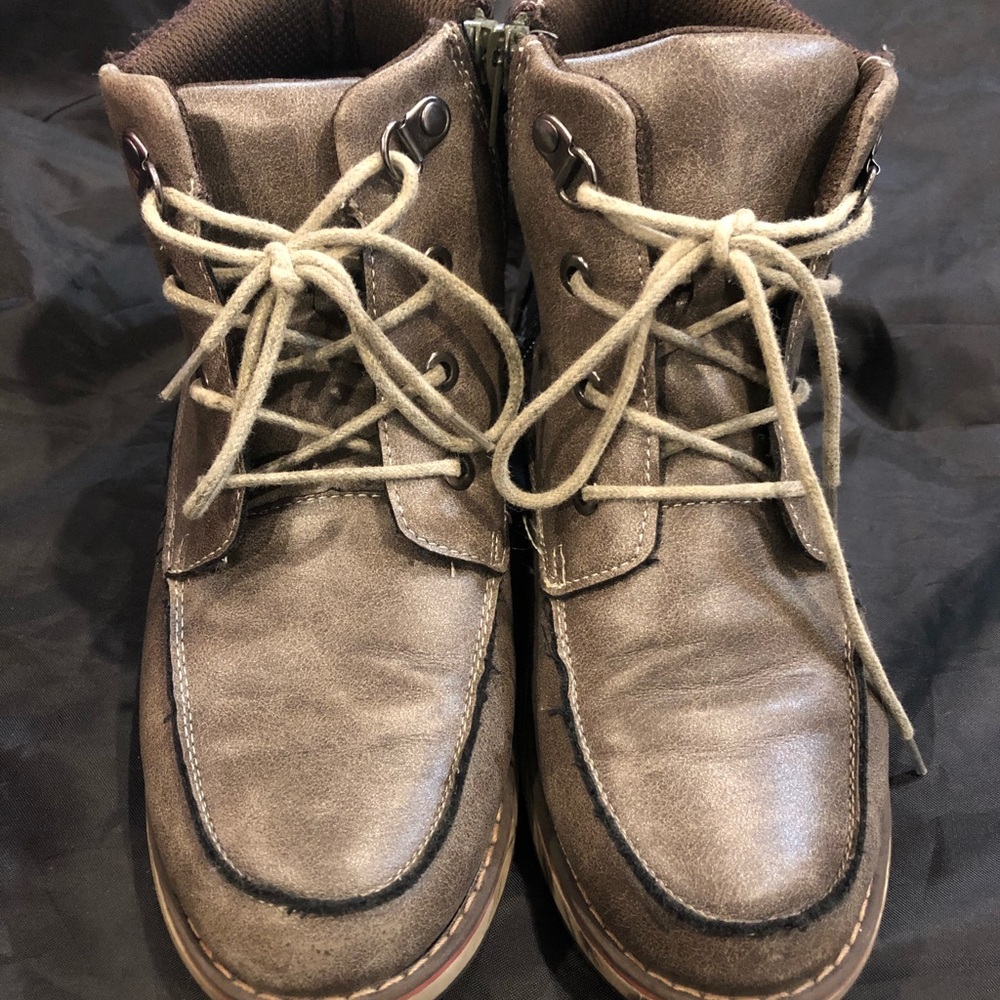 Boys boots